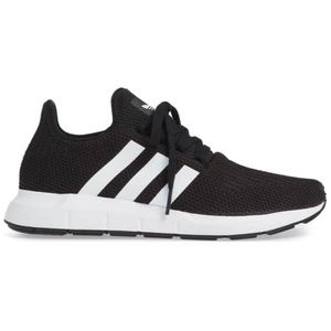BNIB Adidas Swift Run Sneakers Size 8 ⚫️